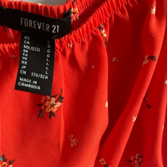 Off-the-shoulder Crop Top - Picture 2 of 4